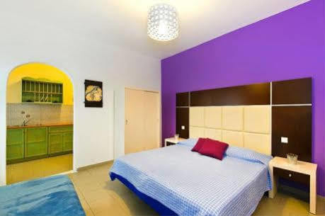 Summer Time Apartment Fira (Santorini)